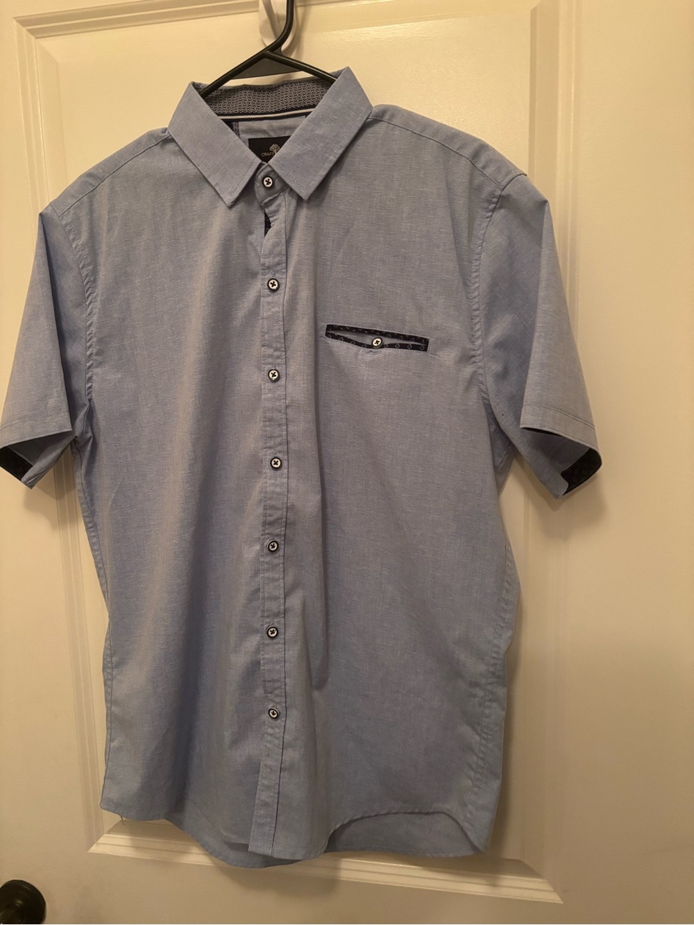 Men's Light Blue Short-Sleeve Button-Up Shirt